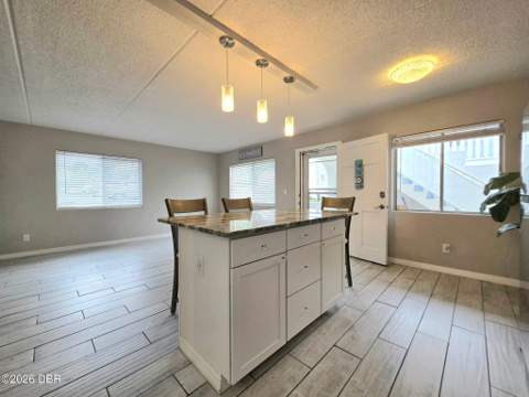 405 N Halifax Avenue #101, Daytona Beach FL - photo 7 of 20