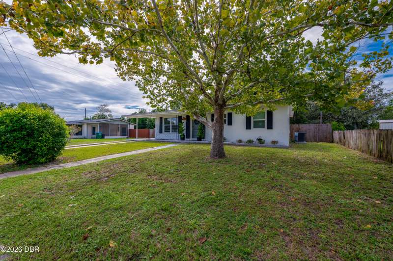 2 bedroom Single Family Residence at 605 E Normandy Boulevard, Deltona Lakes, Deltona — photo 4