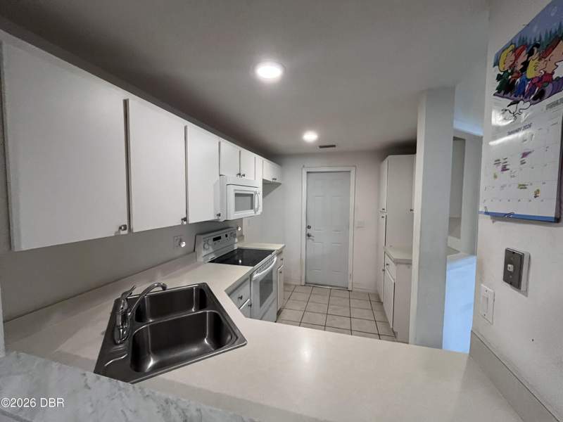 2 bedroom Townhouse at 141 Dovecote Lane, Sunset Pines Twnhm, Daytona Beach — photo 4