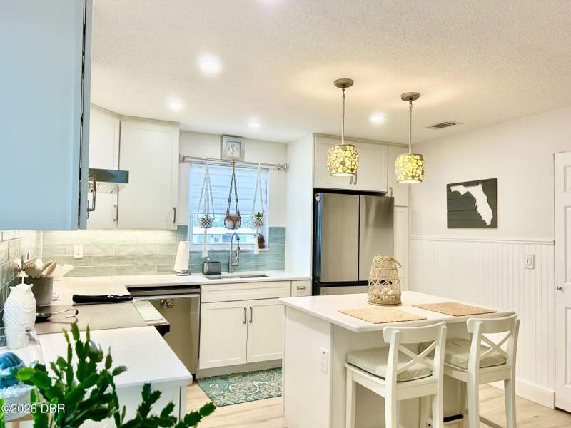 2 bedroom Single Family Residence at 2720 S Atlantic Avenue, River Ridge Estates, Daytona Beach — photo 4