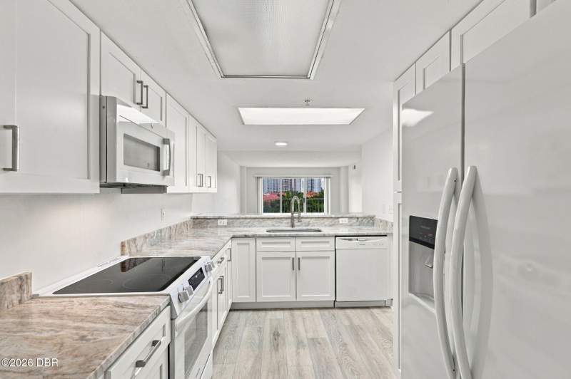 2 bedroom Condominium at 4 Oceans West Boulevard #402A, Oceans Cloverleaf North Condo, Daytona Beach Shores — photo 4