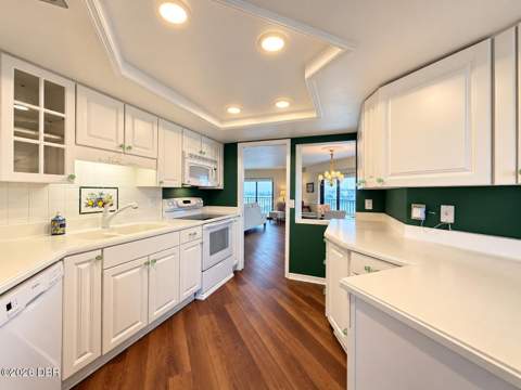 944 S Peninsula Drive, Daytona Beach FL - photo 22 of 67