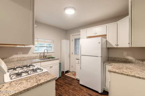 1865 Pioneer Trail, New Smyrna Beach FL - photo 10 of 36