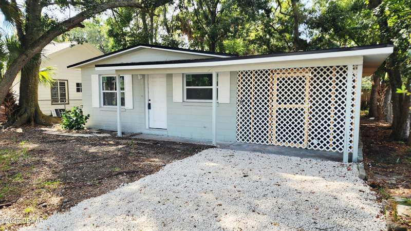 2 bedroom Single Family Residence at 128 Kingston Avenue, Highland Park, Daytona Beach — photo 3