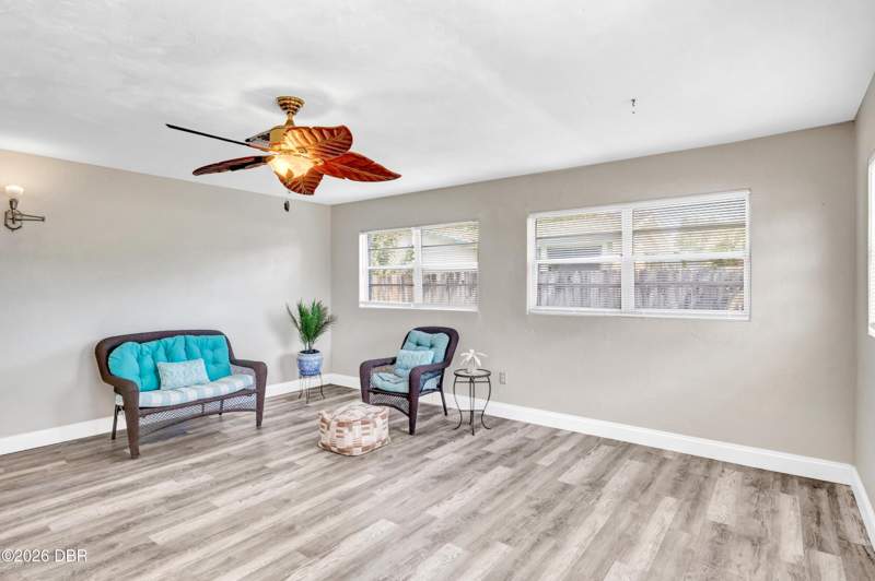 3 bedroom Single Family Residence at 141 W Connecticut Avenue, Edgewater, Edgewater — photo 3