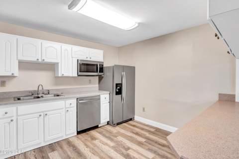 141 W Connecticut Avenue, Edgewater FL - photo 9 of 26