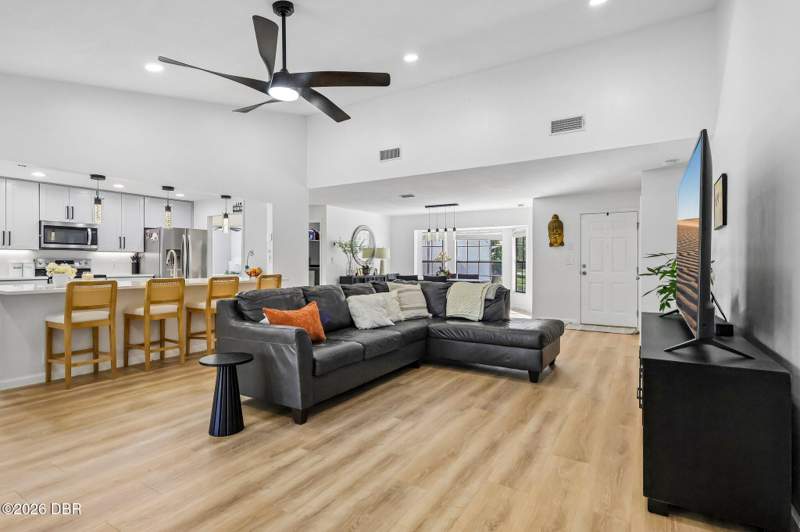 4 bedroom Single Family Residence at 5803 Spruce Creek Woods Drive, Spruce Creek Woods, Port Orange — photo 5