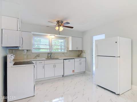 256 Morningside Avenue, Daytona Beach FL - photo 10 of 23