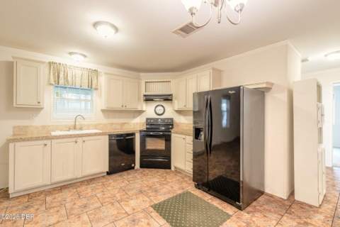 632 N Tymber Creek Road, Ormond Beach FL - photo 13 of 46