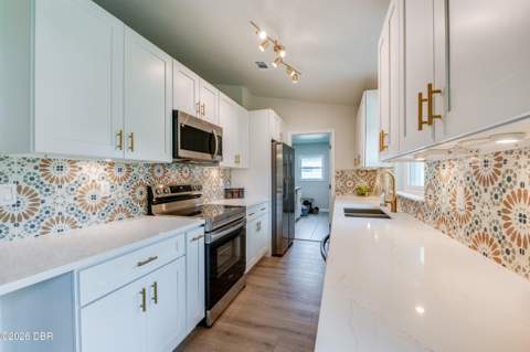 2911 Vista Palm Drive, Edgewater FL - photo 8 of 47
