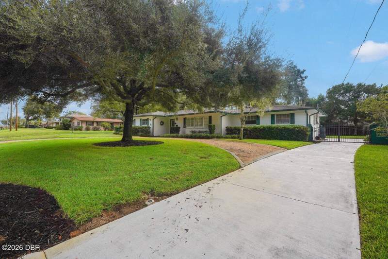 3 bedroom Single Family Residence at 42 S St Andrews Drive, Tomoka Oaks, Ormond Beach — photo 3