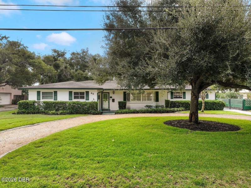 3 bedroom Single Family Residence at 42 S St Andrews Drive, Tomoka Oaks, Ormond Beach — photo 2