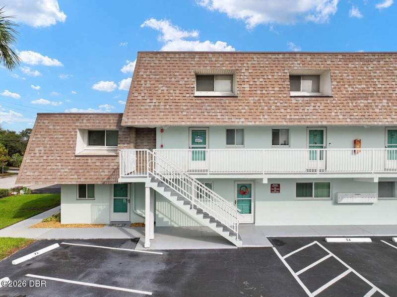 2 bedroom Condominium at 55 Vining Court #201, Fountain Square Condo, Ormond Beach — photo 2