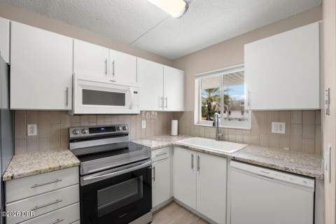55 Vining Court #201, Ormond Beach FL - photo 8 of 27