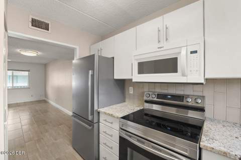 55 Vining Court #201, Ormond Beach FL - photo 9 of 27