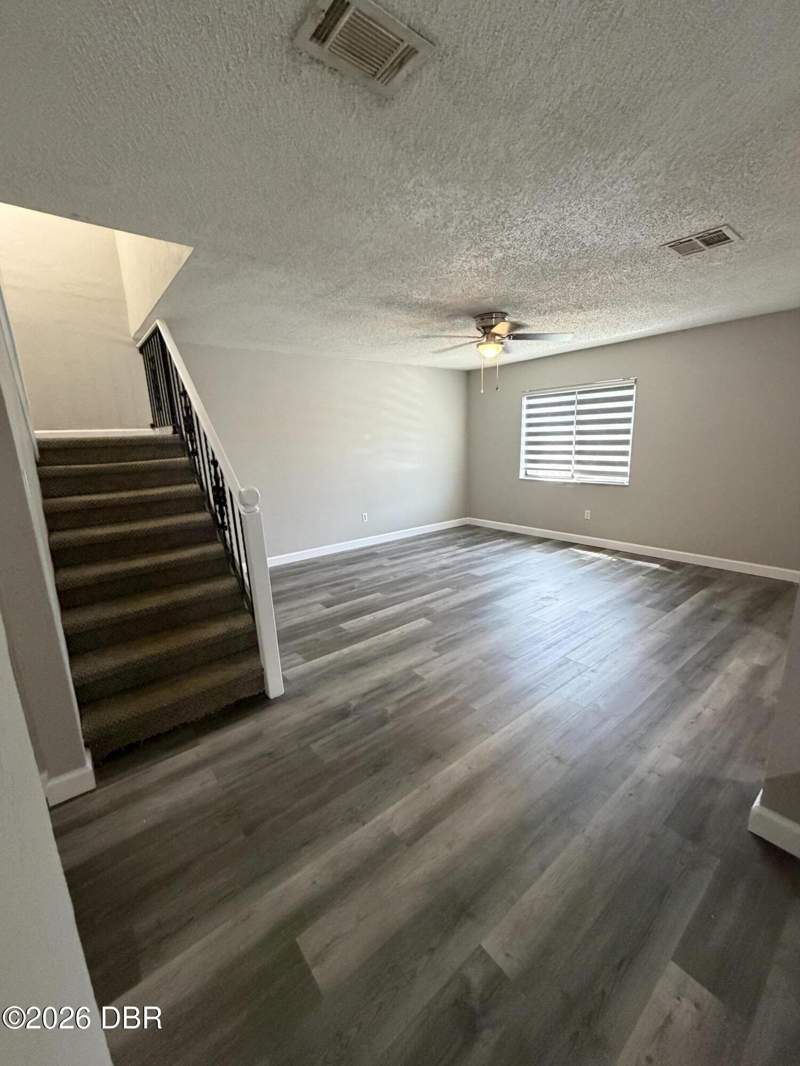 3 bedroom Single Family Residence at 2028 Oak Meadow Circle, Oak Meadow, South Daytona — photo 4