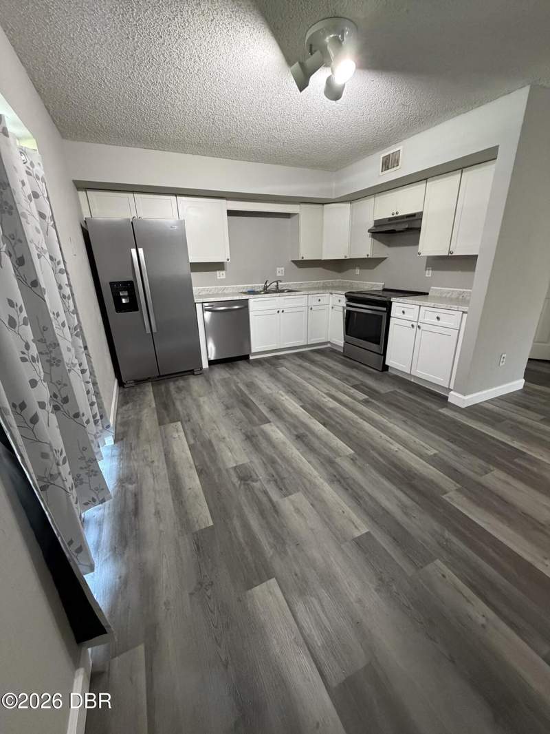 3 bedroom Single Family Residence at 2028 Oak Meadow Circle, Oak Meadow, South Daytona — photo 5