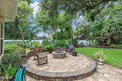 3384 Country Manor Drive, South Daytona FL - photo 7 of 39