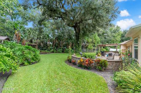 3384 Country Manor Drive, South Daytona FL - photo 10 of 39