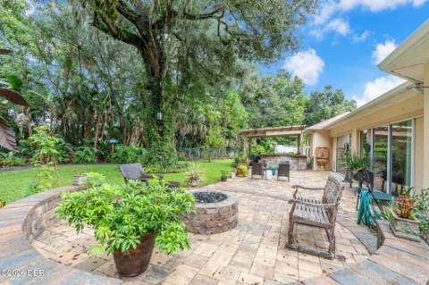 3384 Country Manor Drive, South Daytona FL - photo 11 of 39