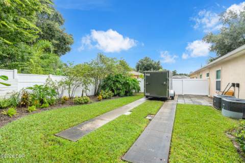 3384 Country Manor Drive, South Daytona FL - photo 16 of 39