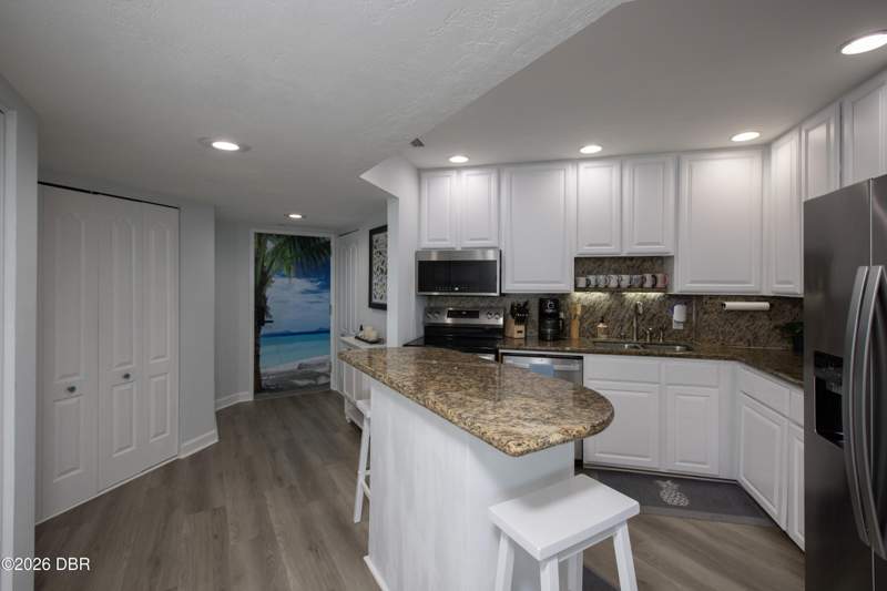 2 bedroom Condominium at 935 N Halifax Avenue #1108, Bayshore Bath & Tennis Club Condo, Daytona Beach — photo 2