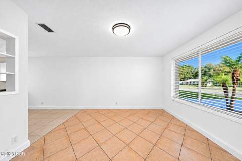 636 S Seneca Boulevard, Daytona Beach FL - photo 6 of 24