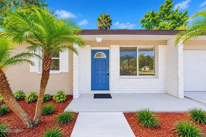 3 bedroom Single Family Residence at 636 S Seneca Boulevard, Tuscawilla Highlands, Daytona Beach — photo 2