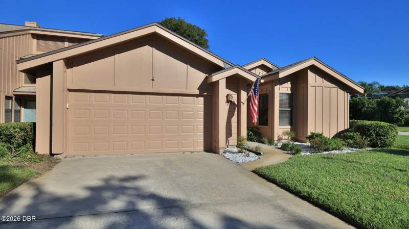 2 bedroom Single Family Residence at 1900 Whisperwood Way #1, Woodside At Spruce Creek, Port Orange — photo 2