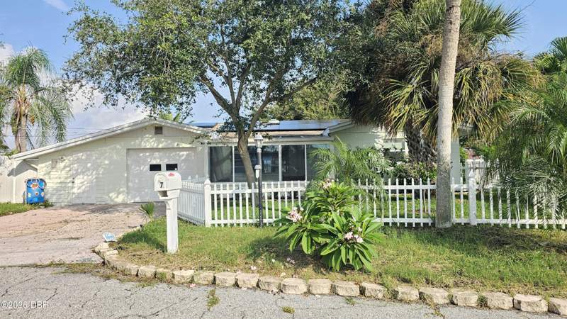 2 bedroom Single Family Residence at 7 Venetian Circle, Port Orange, Port Orange — photo 3