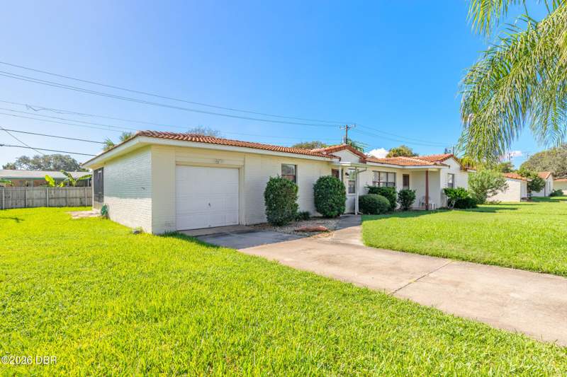 2 bedroom Single Family Residence at 34 Cardinal Drive #A, Ocean Village, Ormond Beach — photo 2