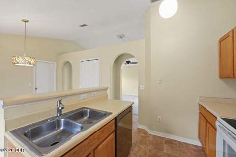 3438 Arabesque Drive, DeLand FL - photo 8 of 22