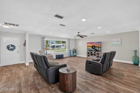 126 Knollwood Circle, Ormond Beach FL - photo 15 of 51