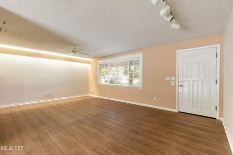 2526 Royal Palm Drive, Edgewater FL - photo 7 of 37