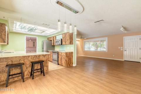 2526 Royal Palm Drive, Edgewater FL - photo 8 of 37