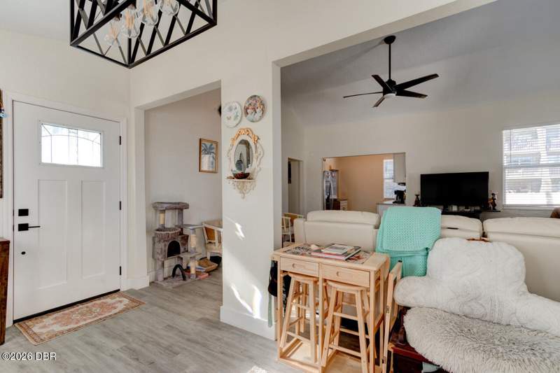 2 bedroom Single Family Residence at 110 S Hollywood Avenue, Kittrell, Daytona Beach — photo 4
