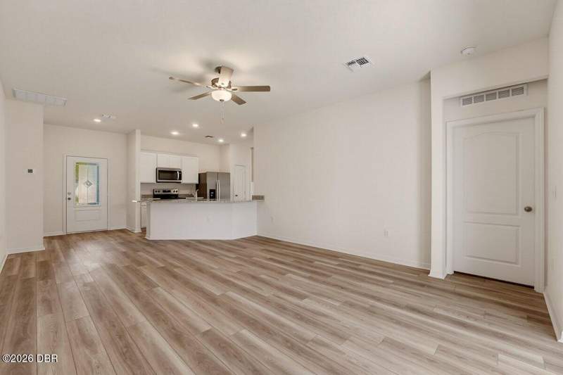 3 bedroom Single Family Residence at 112 Claymore Street, Deltona, Deltona — photo 5