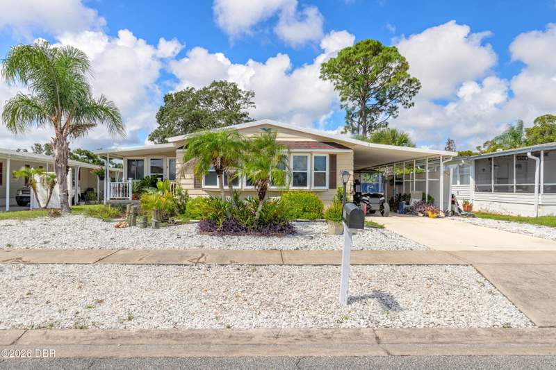 2 bedroom Manufactured Home at 733 Indian Hill Drive, Laurelwood, Port Orange — photo 2