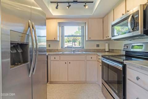 602 Charles Street, Port Orange FL - photo 10 of 36