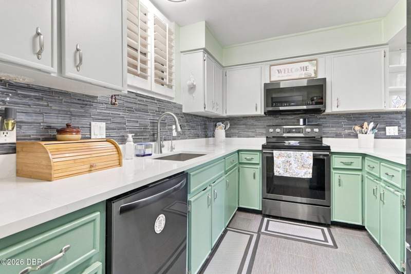 2 bedroom Condominium at 327 Wilder Boulevard #b302, Golf'S Edge Condo, Daytona Beach — photo 5