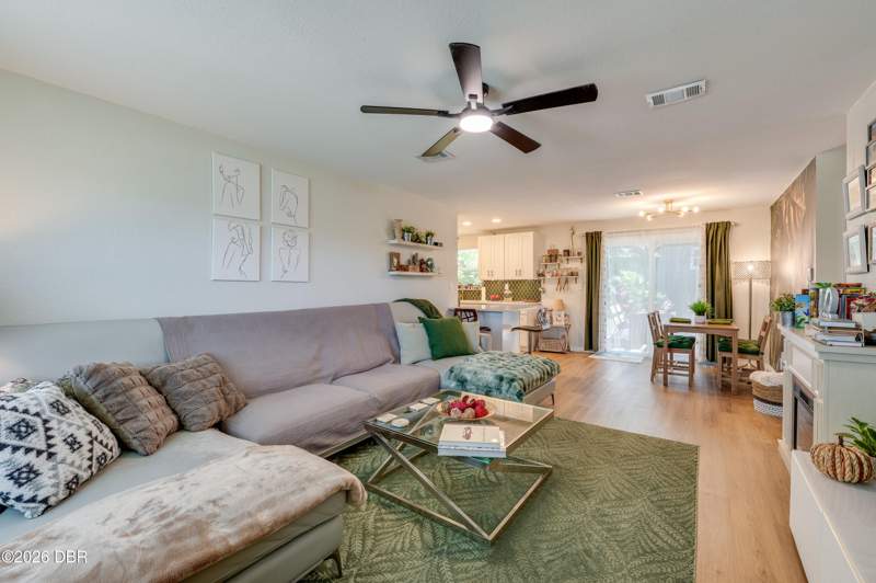 3 bedroom Single Family Residence at 1509 Derbyshire Road, Highland Park, Daytona Beach — photo 3