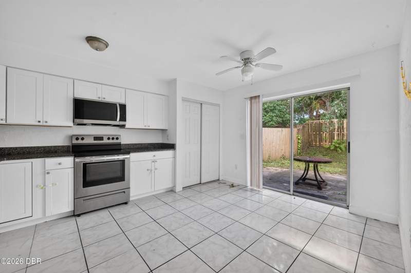 2 bedroom Townhouse at 907 Boulder Drive, Big Tree Village, South Daytona — photo 5