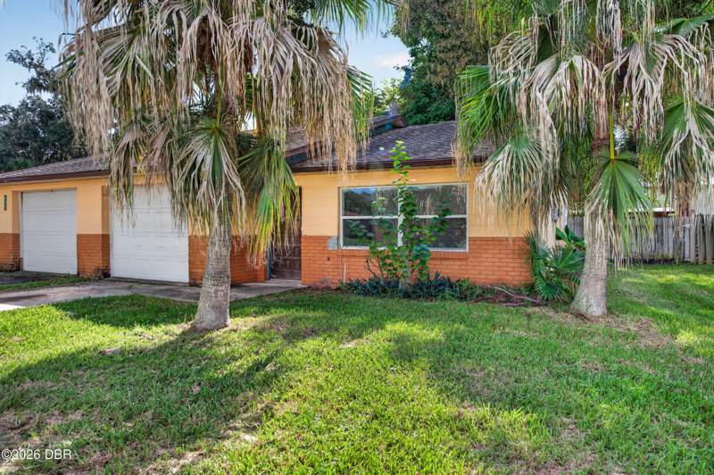 2 bedroom Townhouse at 927 Boulder Drive, Big Tree Village, South Daytona — photo 2
