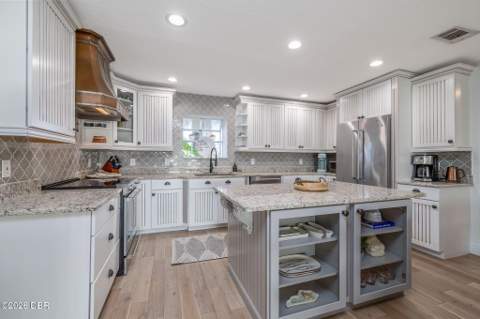 1672 John Anderson Drive, Ormond Beach FL - photo 19 of 77