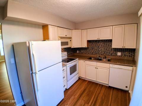 92 Fremont Avenue #102, Daytona Beach FL - photo 14 of 27