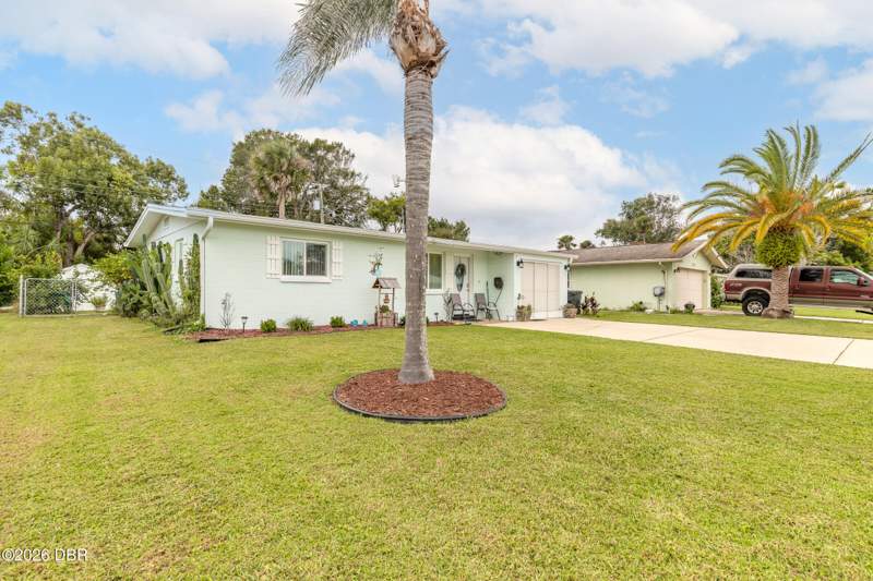 2 bedroom Single Family Residence at 1250 Peachtree Road, Fairway Estates, Daytona Beach — photo 2