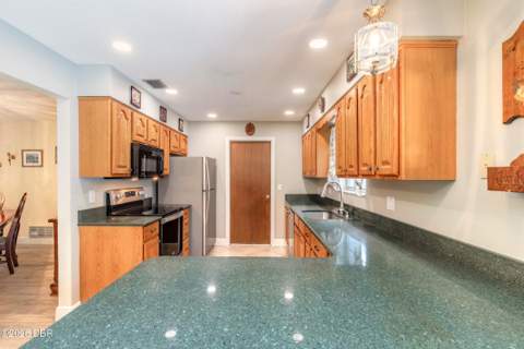 47 Mayfield Circle, Ormond Beach FL - photo 9 of 43