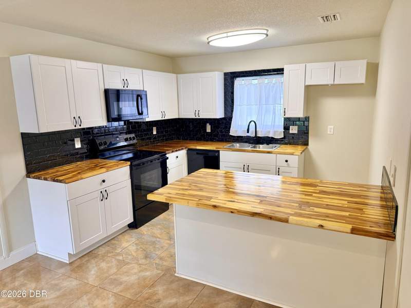 3 bedroom Townhouse at 843 6th Street, Amber Village, Port Orange — photo 4