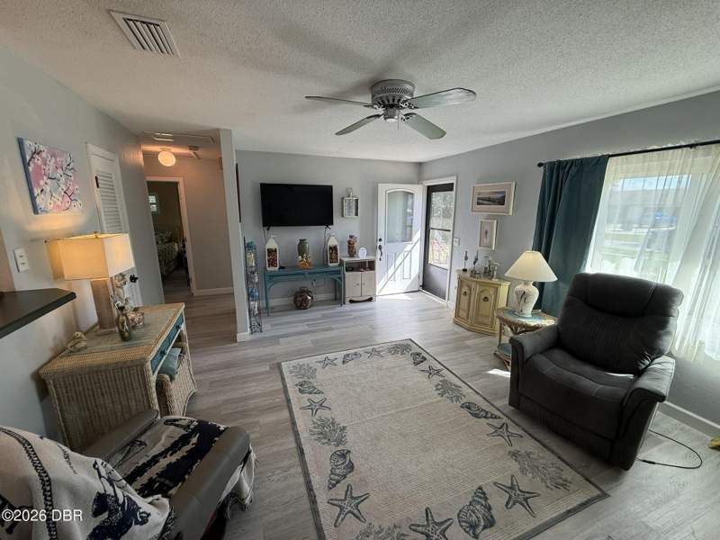 2 bedroom Single Family Residence at 469 Wiltshire Boulevard, Cambridge Villas, Port Orange — photo 3