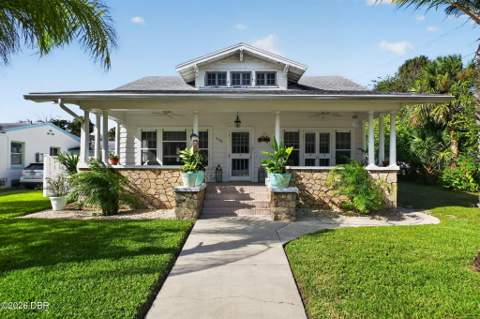 933 N Oleander Avenue, Daytona Beach FL - photo 7 of 95
